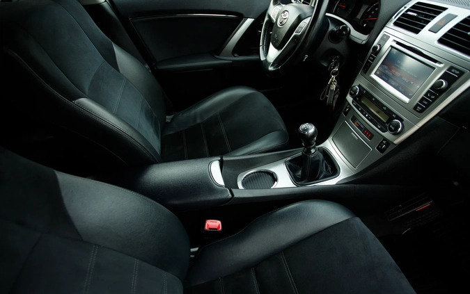 Toyota Avensis cena 47900 przebieg: 214000, rok produkcji 2014 z Radom małe 742